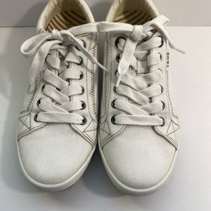 Taos Star white canvas tennis shoes